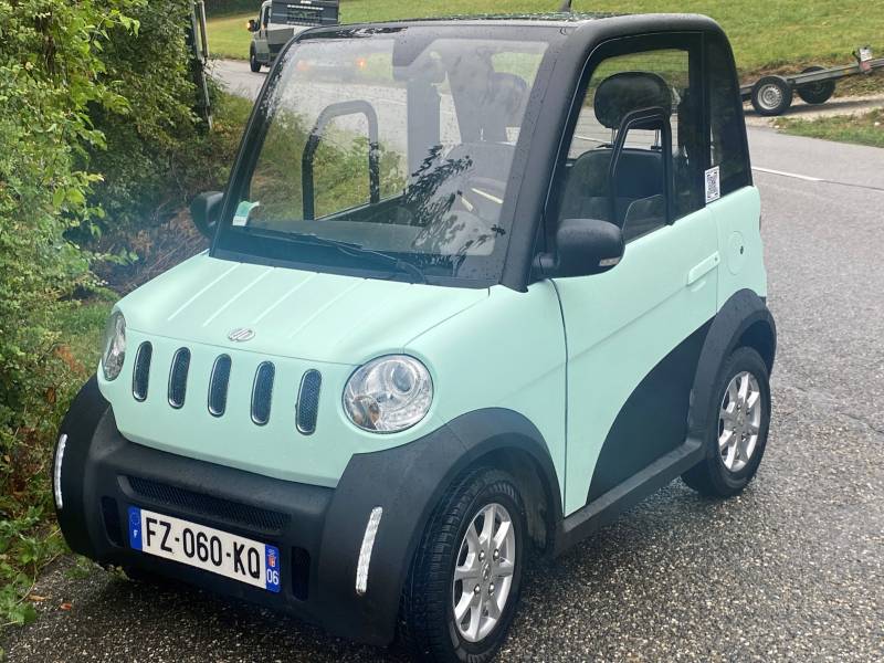 voiture électrique citadine idéale pour la ville grande autonomie 